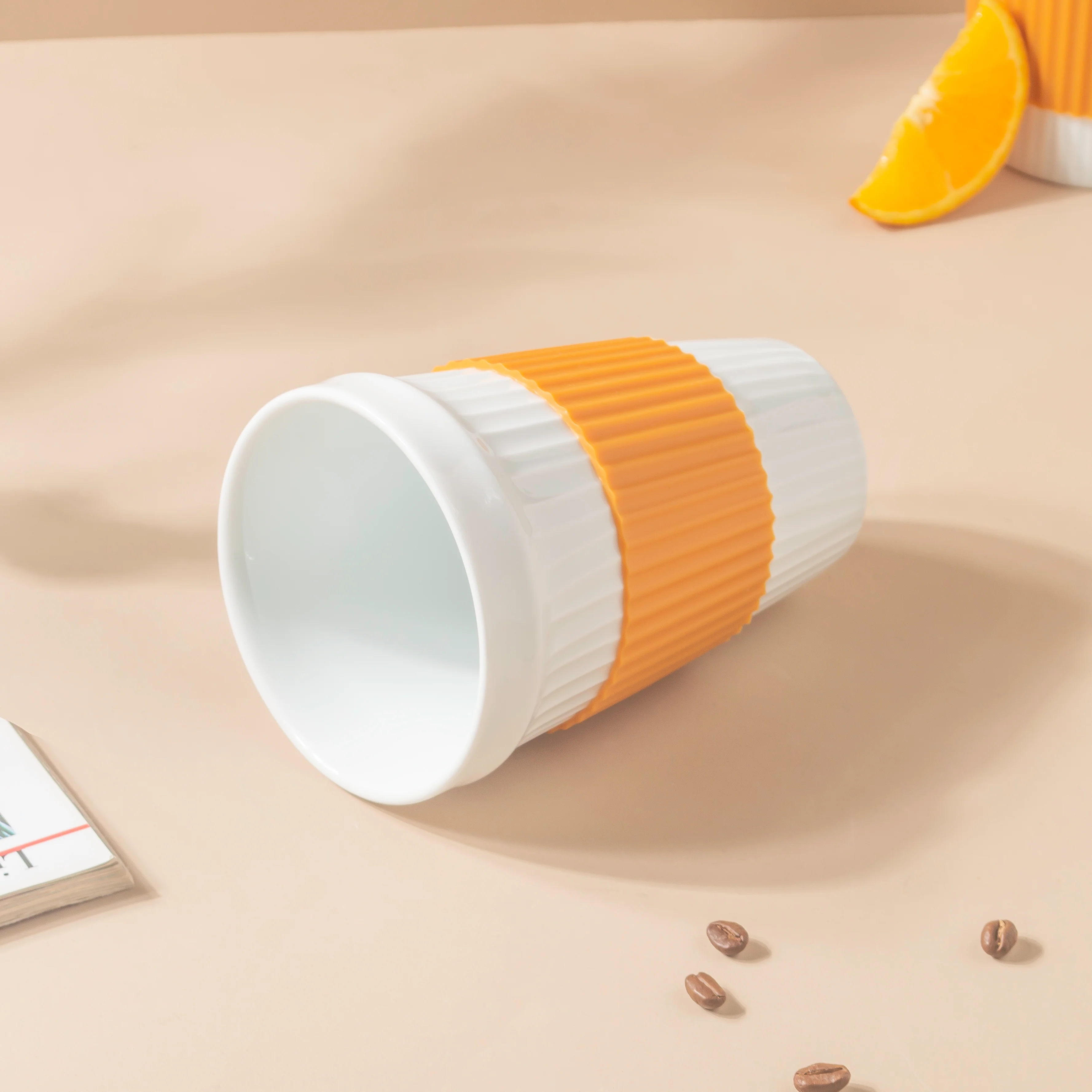 White Ribbed Drinkware With Silicone Band 400 ml - Image 5