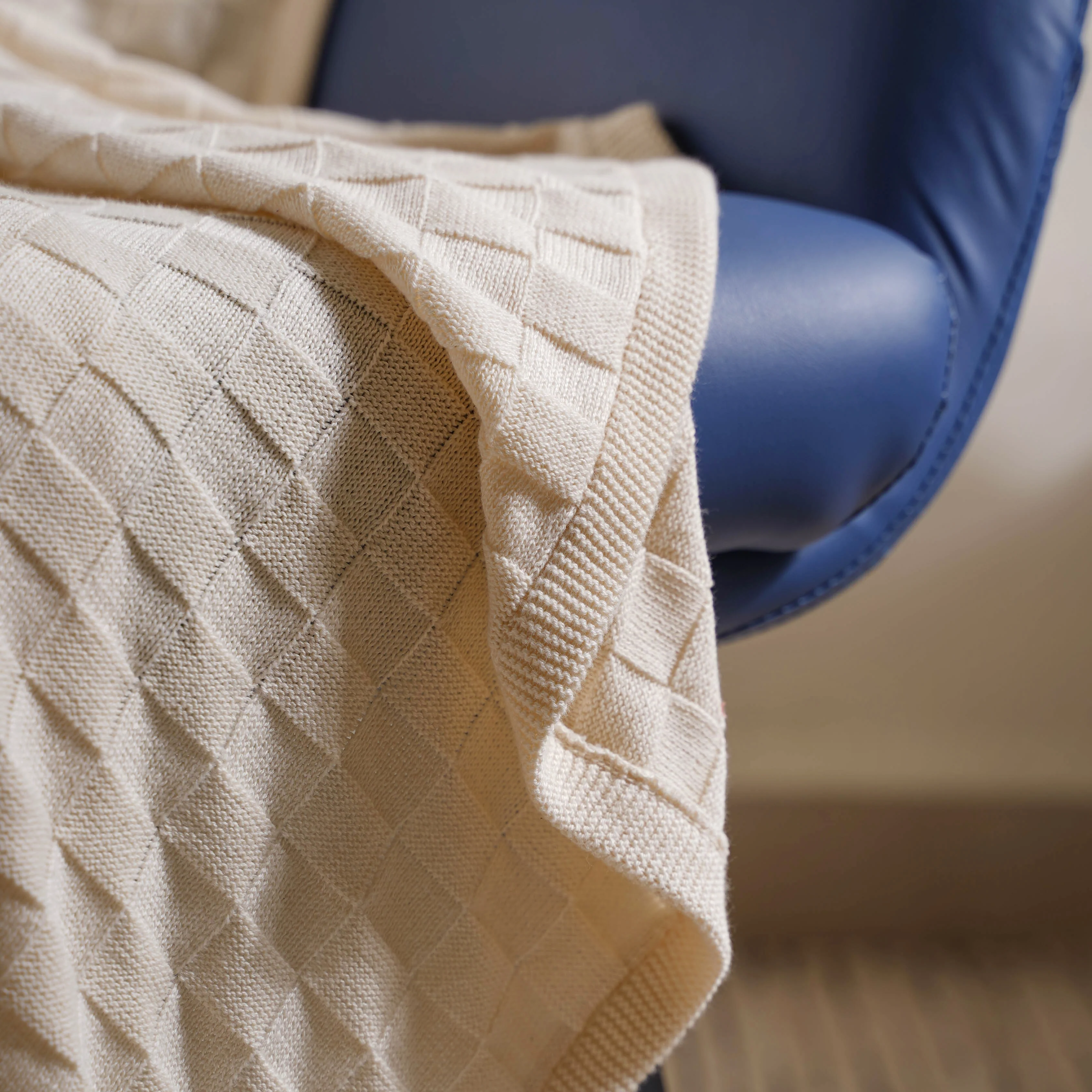 Off White Check Knitted Throw - Image 7