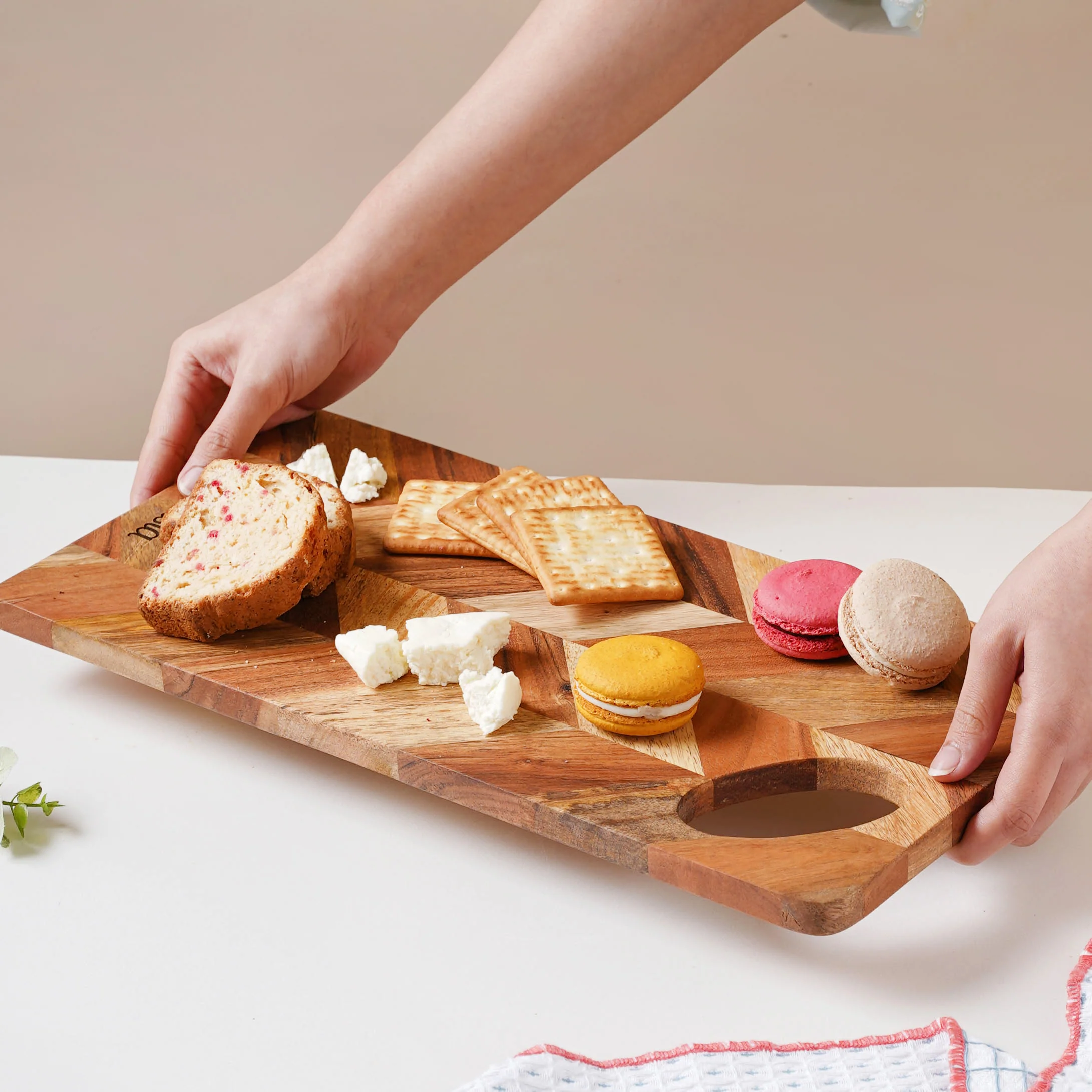 Wooden Chopping Board 15 Inch - Image 4
