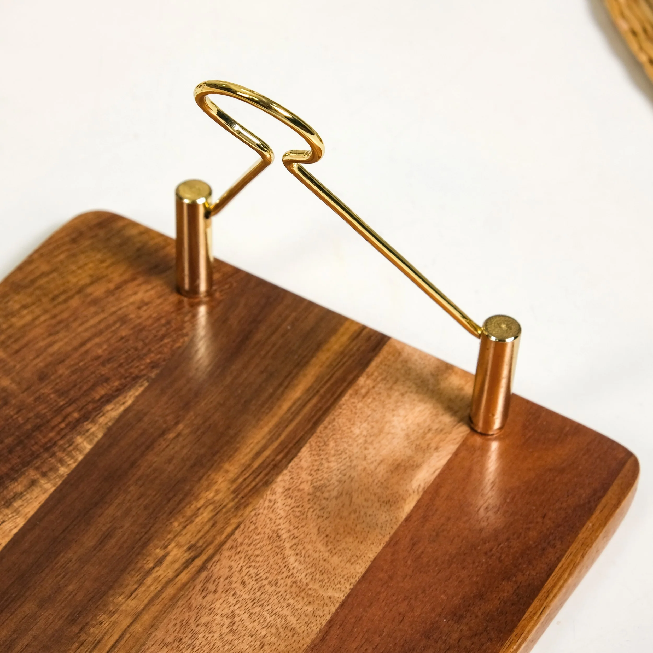 Wooden Tissue Paper Holder With Metal Clip - Image 4