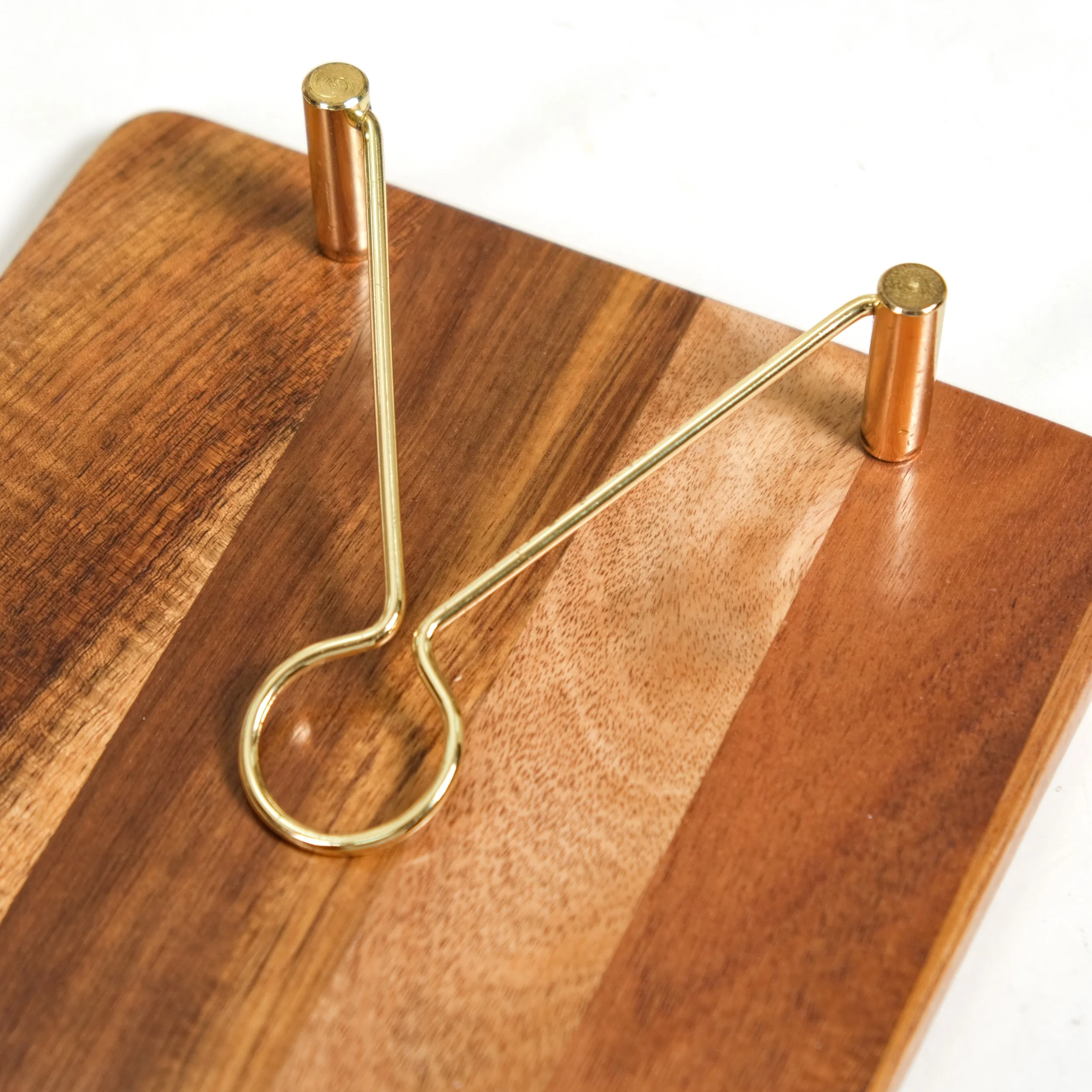 Wooden Tissue Paper Holder With Metal Clip - Image 8