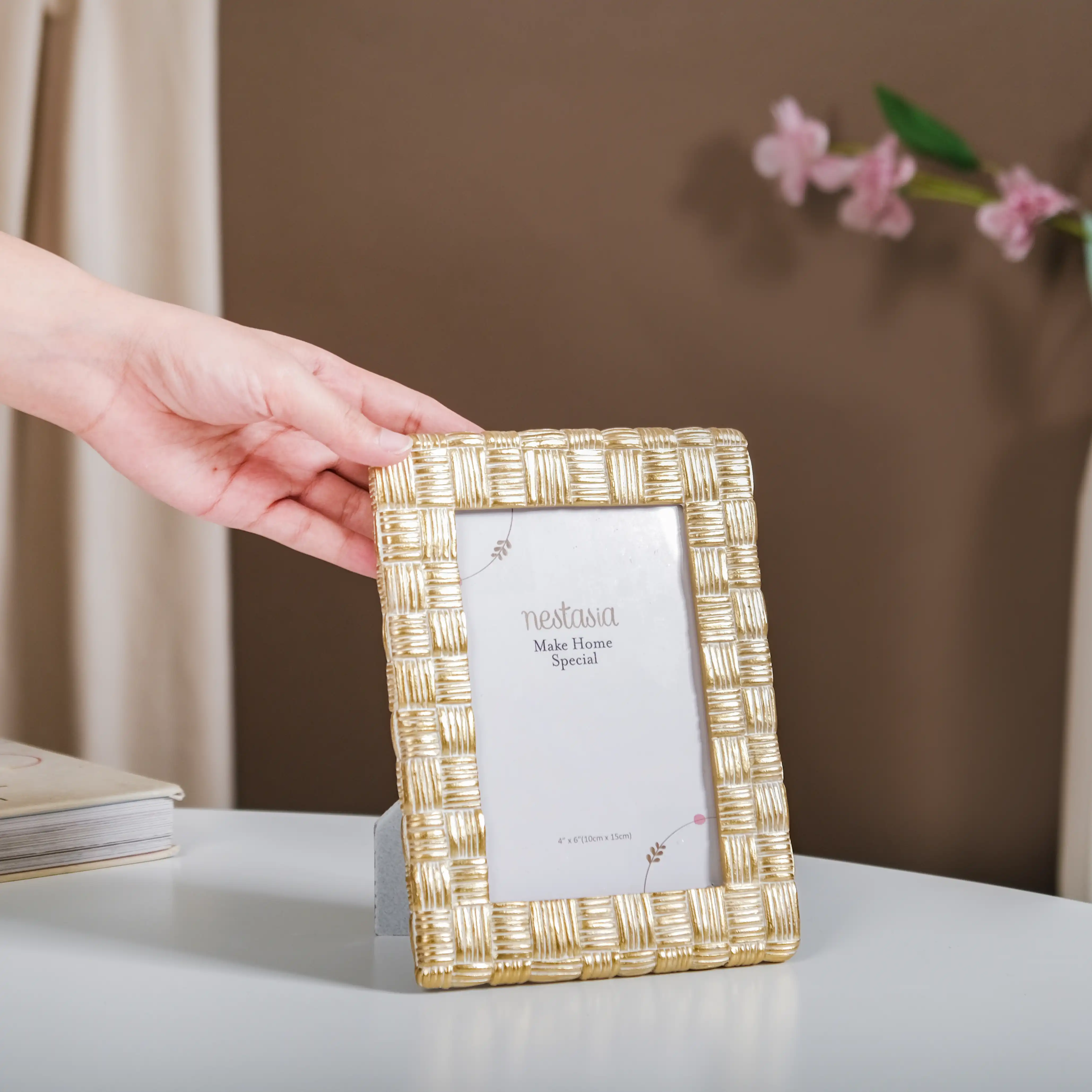 Luxe Resin Photo Frame Small 7.5"x6" - Image 3