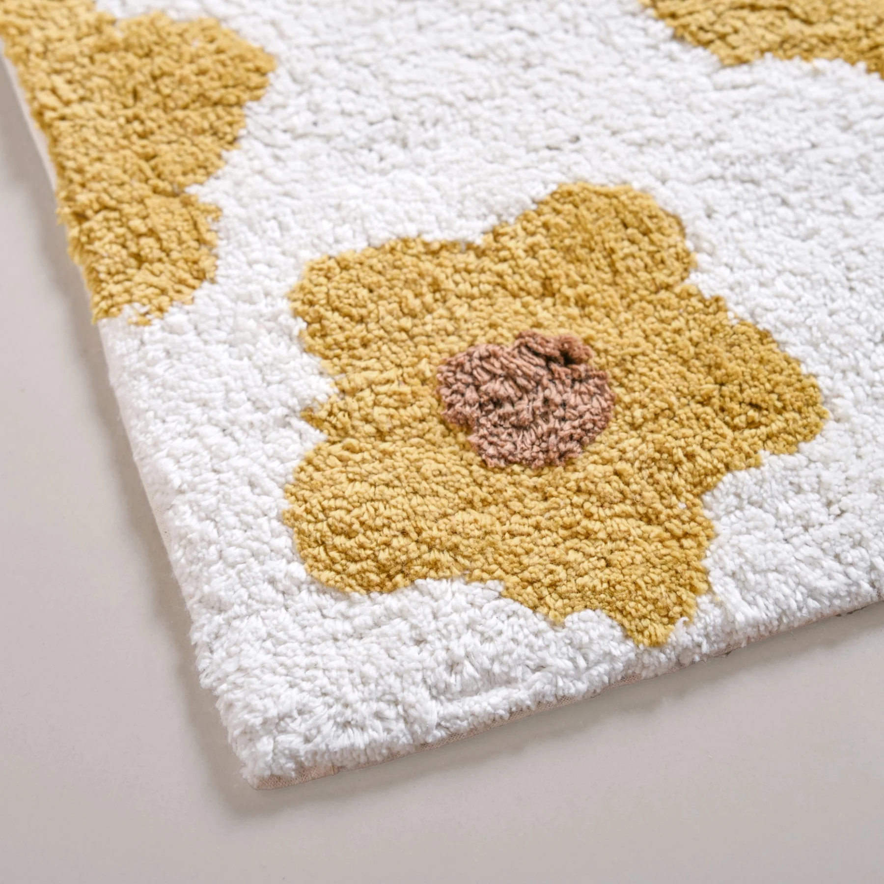 Anti Slip Cotton Yellow Daisy Mat 83x53cm - Image 5