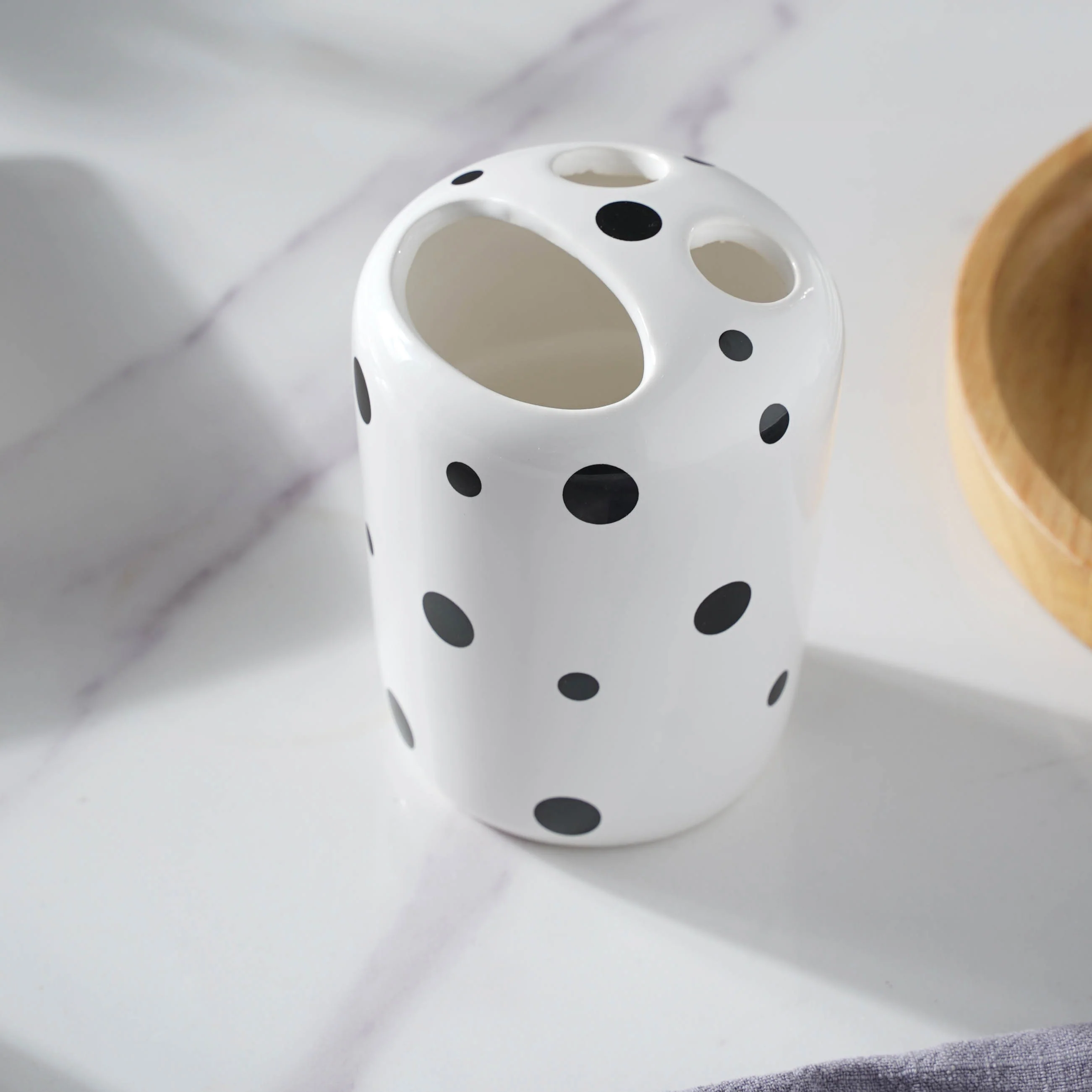 Zebra Stripes Ceramic Bath Set - Image 11