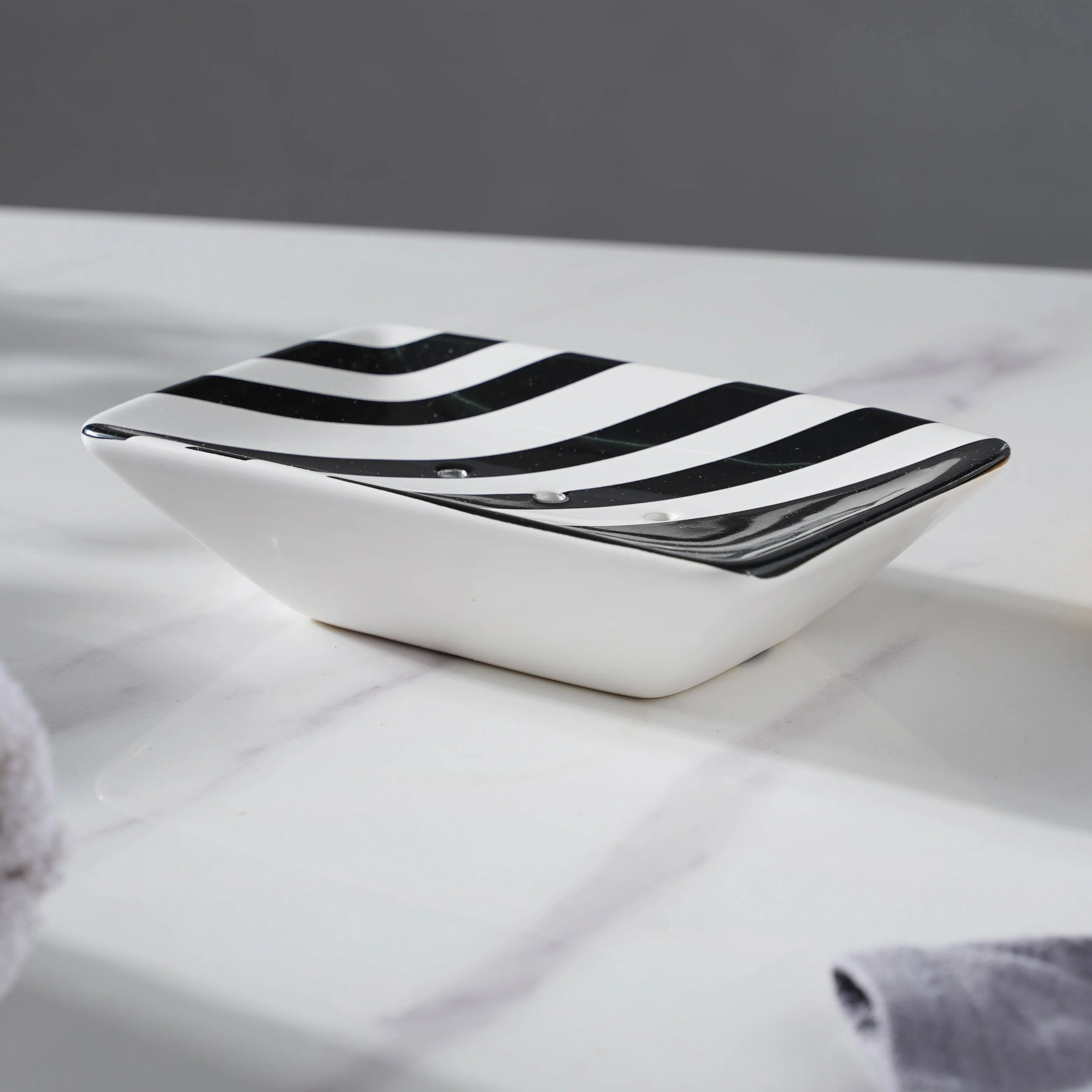 Zebra Stripes Ceramic Bath Set - Image 8